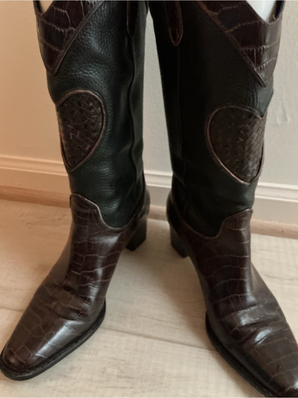 Brighton Dark Brown Textured Leather Heeled Boots